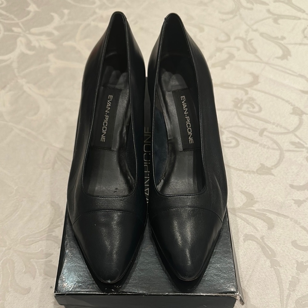 Vintage Evan Picone Black Soft Leather Women's 2” heels